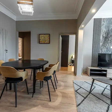 Botev's Finest 3-br By Bulgarianhomes * Szófia