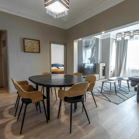 Botev's Finest 3-br By Bulgarianhomes Διαμέρισμα Σόφια